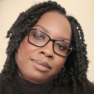 Meet your Posher, Dana